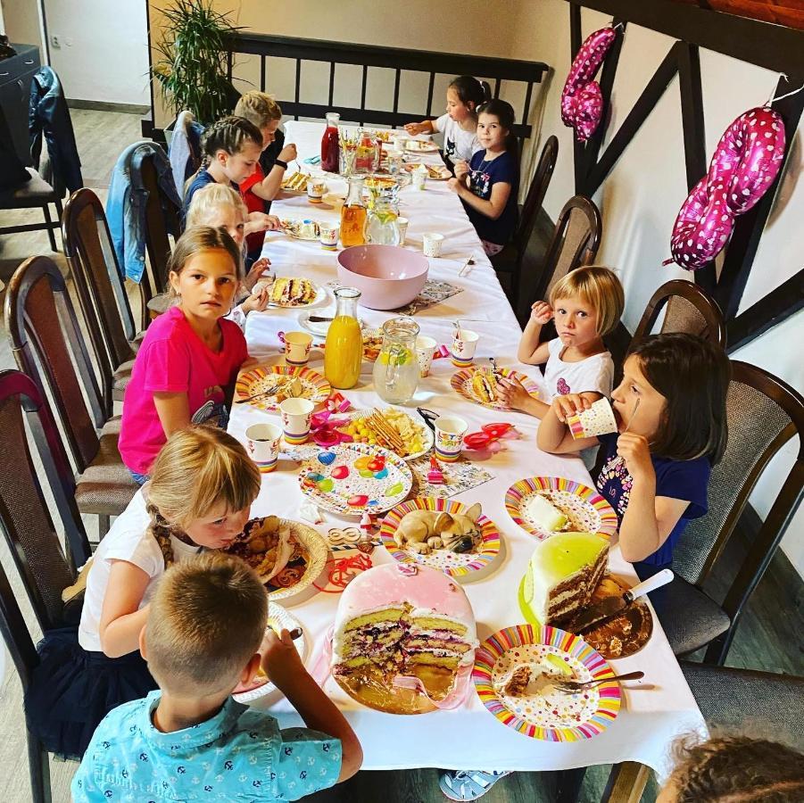 Penzion & Restaurace U Vily Sezimovo Usti Luaran gambar