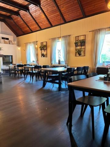 Penzion & Restaurace U Vily Sezimovo Usti Luaran gambar