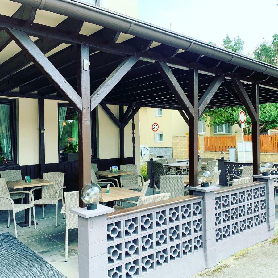 Penzion & Restaurace U Vily Sezimovo Usti Luaran gambar