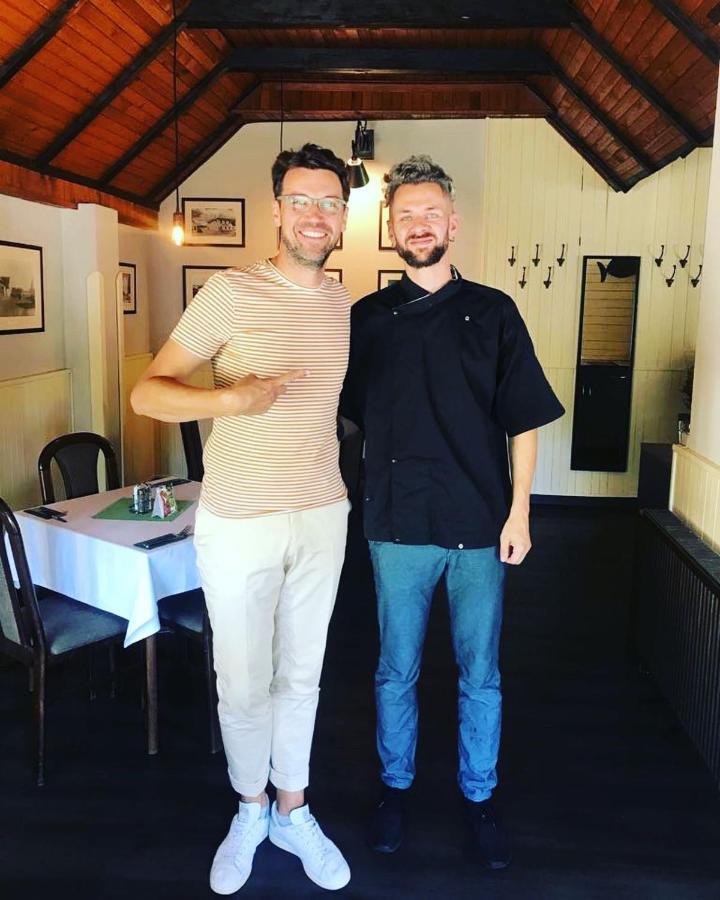 Penzion & Restaurace U Vily Sezimovo Usti Luaran gambar